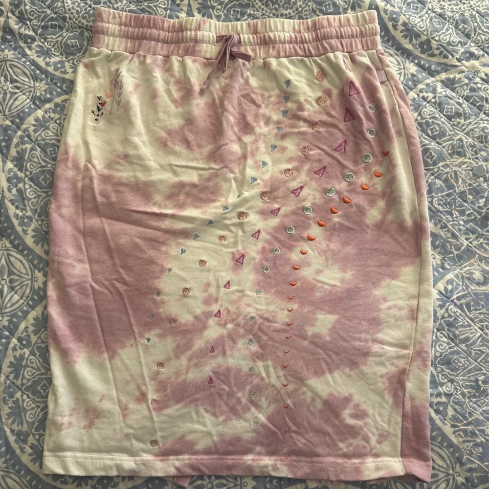 Disney x Brittney Lee Frozen Olaf Skirt Pink & White Tie Dye 
Size XL worn once